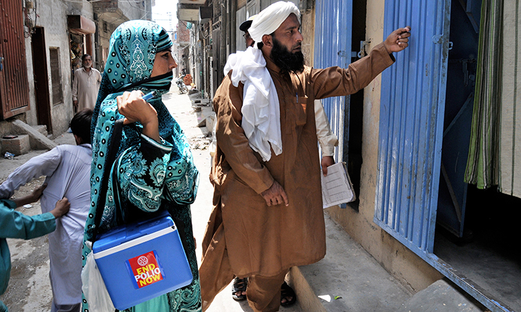 community influencers dispel myths about polio drops in punjab community-influencers-dispel-myths-about-polio-drops-in-punjab