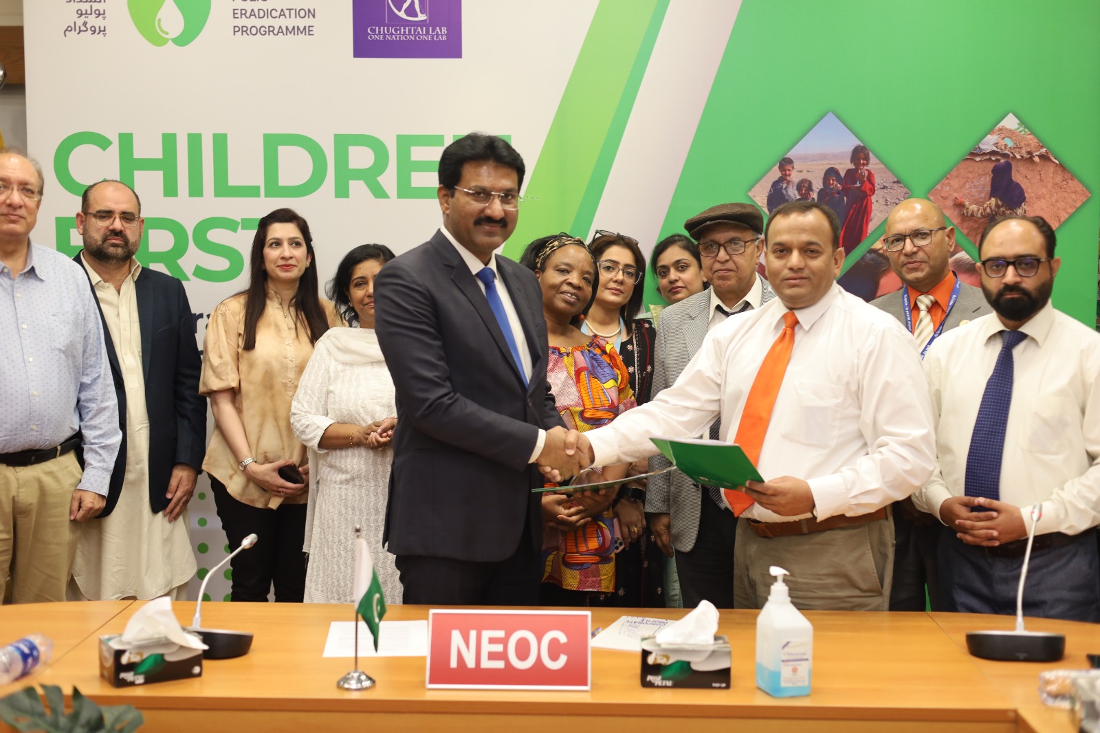 Signing ceremony between Chughtai Lab and PEI